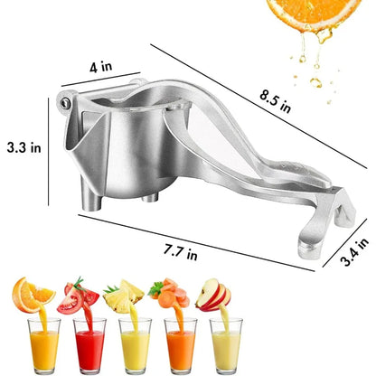 Presse-agrumes manuel aluminium premium sans BPA IronKi pressant un citron avec jus frais